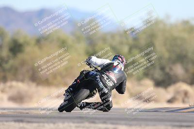 media/Dec-07-2025-CVMA (Sun) [[3e7d2de5dc]]/Race 12- Formula 40 MW and LW/